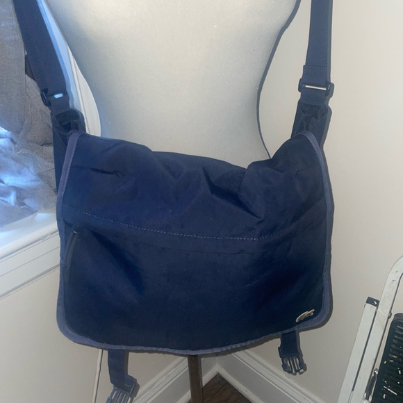 lacoste blue bag been worn - Picture 2 of 4